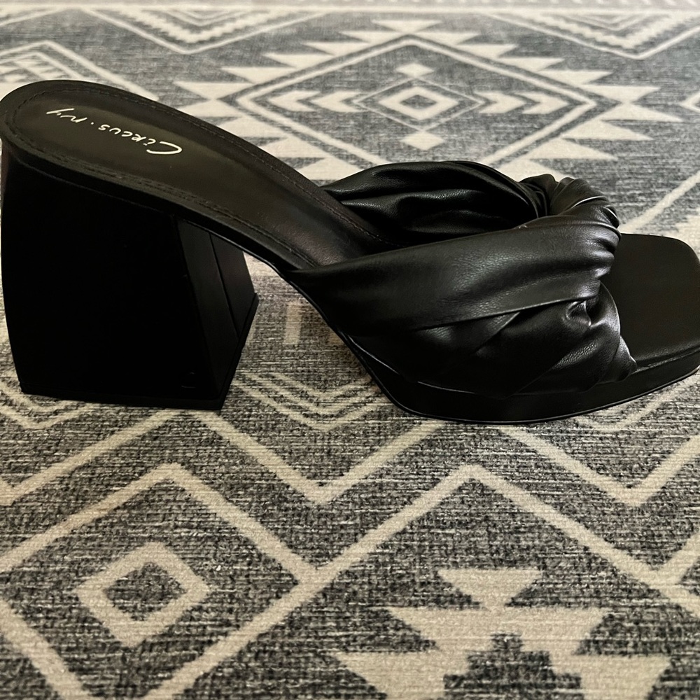 NEW Circus NY Marianna Sandal Size 11